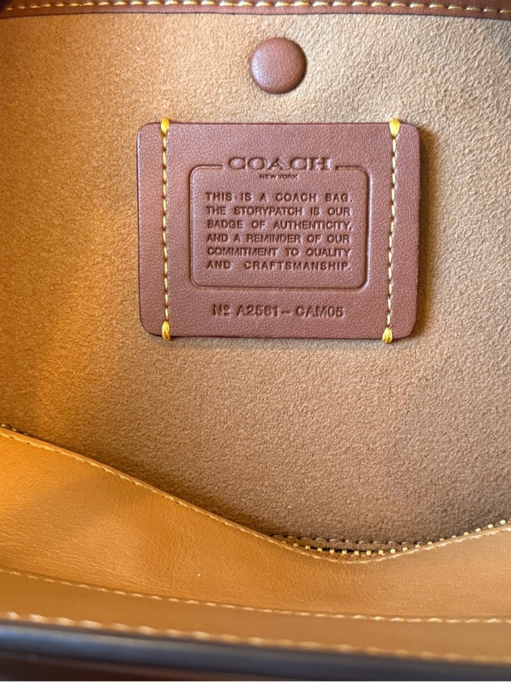 Coach Empire 28 Honey Brown - Picture 11 of 16